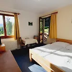博纳旅馆 3*
